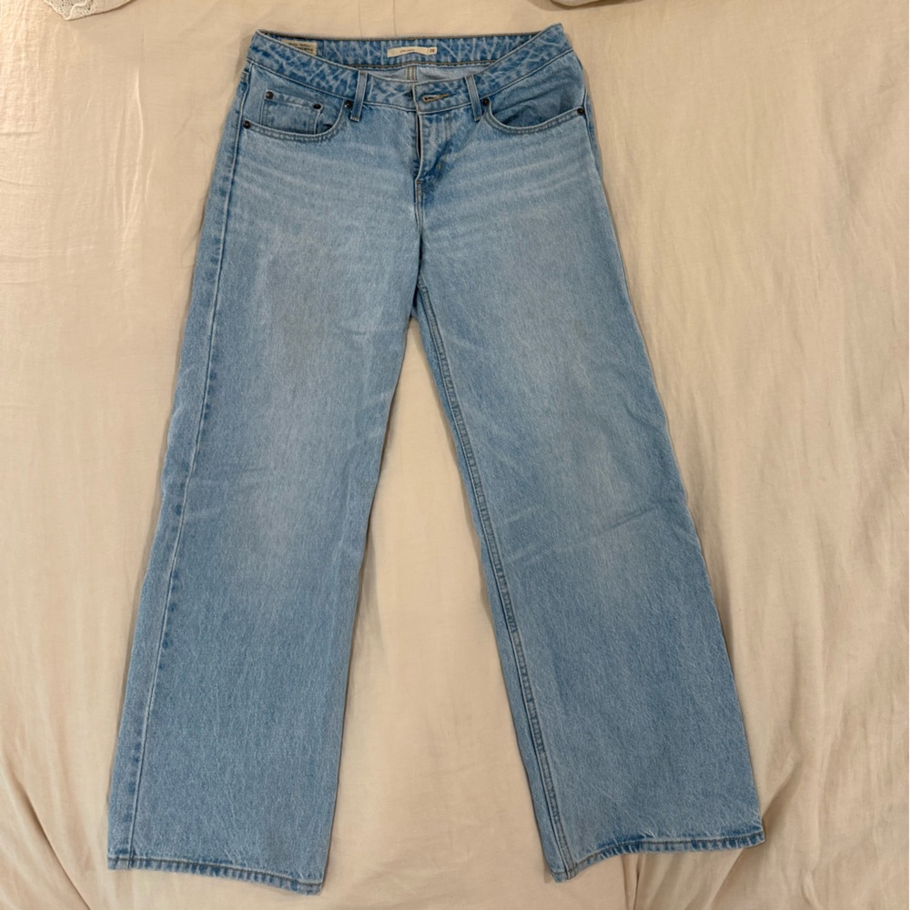 Levi's Light Wash Blue Low and Loose Women's Jeans | Size 28 x 30